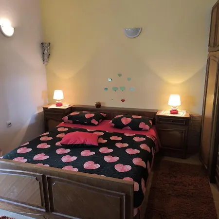 Cozy Zute, Island Of *